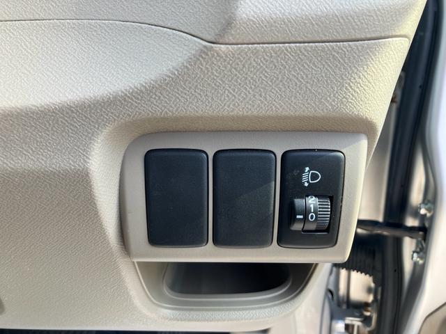 バックカメラ　キーレス　ベンチシート　エアコン　パワステ　パワーウインド　ＡＢＳ　運転席助手席エアバック