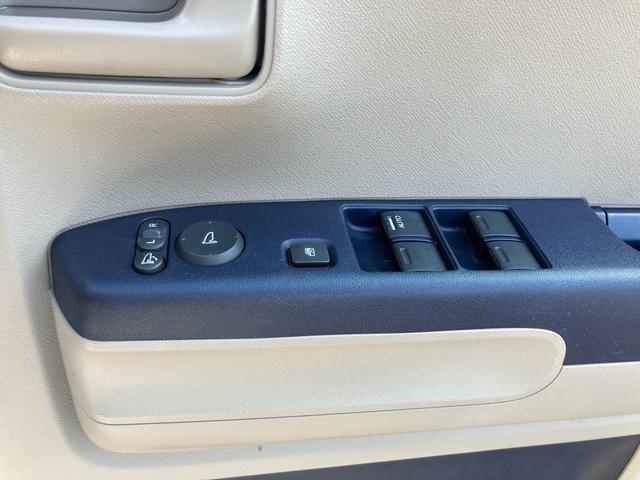 バックカメラ　キーレス　ベンチシート　エアコン　パワステ　パワーウインド　ＡＢＳ　運転席助手席エアバック