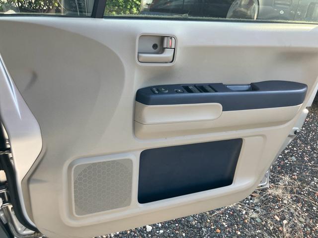 バックカメラ　キーレス　ベンチシート　エアコン　パワステ　パワーウインド　ＡＢＳ　運転席助手席エアバック