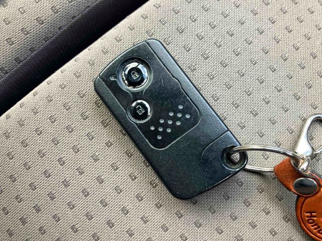 �t���Ăĕ֗��I�ƂĂ��l�C�̍��������̃X�}�[�g�L�[�V�X�e���B�L�[���g�т��Ă��邾���ŁA�h�A���b�N�̊J���тɃG���W���̎n�����\�ȑ����ł��B�v�b�V���X�^�[�g�ł��̂ŃG���W���̎n�����{�^�������������ł�