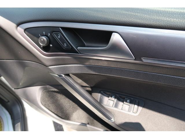 ゴルフヴァリアント Ｒラインブルーモーションテクノロジー　ローダウン　社外１９インチアルミホイール　車検令和９年７月　ナビ　バックモニター　フルセグＴＶ　ＥＴＣ　スマートキー　ローダウン（27枚目）