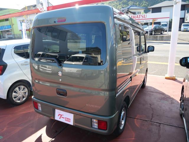 エブリイ ＰＡリミテッド　届け出済み未使用車　デュアルカメラサポート　ルーフラック　パーキングセンサー　トラクションコントロール　キーレスエントリー（5枚目）