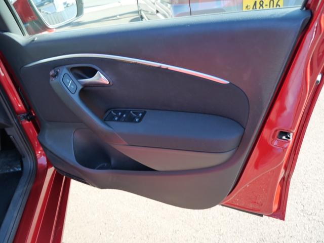 ポロ ブルーモーション　ナビ　フルセグ　バックモニター　キーレスエントリー　ＥＴＣ　純正１５インチアルミホイール　パワーステアリング　パワーウィンドウ（11枚目）