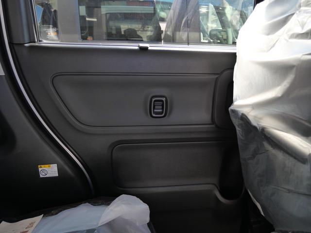 スペーシアカスタム ハイブリッドＸＳターボ　届け出済み未使用車　スマートキー　プッシュスタート　ナビ　全方位モニター　両側電動スライドドア　フルセグ　ブレーキサポート　シートヒーター　ステアリングヒーター　ヘッドアップディスプレイ（13枚目）