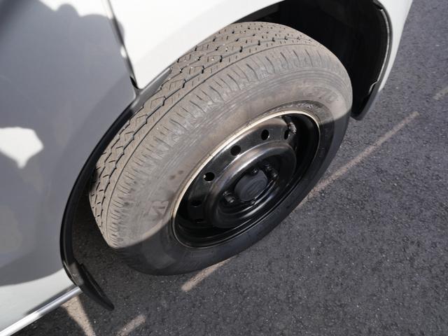 エブリイ ＰＣ　キーレスエントリー　エアコン　パワーステアリング　パワーウィンドウ　Ｗエアバッグ　ラジオ　ライトレベル調節　プライバシーガラス　セキュリティ（10枚目）