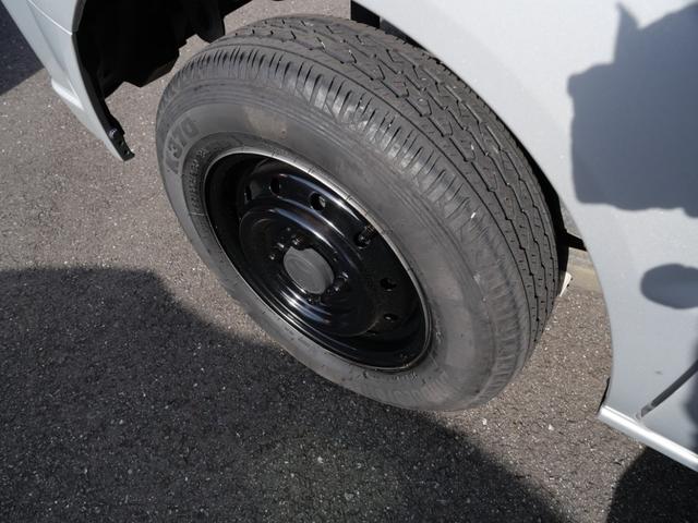 エブリイ ＰＣ　キーレスエントリー　エアコン　パワーステアリング　パワーウィンドウ　Ｗエアバッグ　ラジオ　ライトレベル調節　プライバシーガラス　セキュリティ（11枚目）