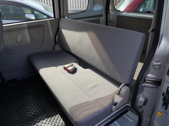 エブリイ ＰＣ　キーレスエントリー　エアコン　パワーステアリング　パワーウィンドウ　Ｗエアバッグ　ラジオ　ライトレベル調節　プライバシーガラス　セキュリティ（17枚目）