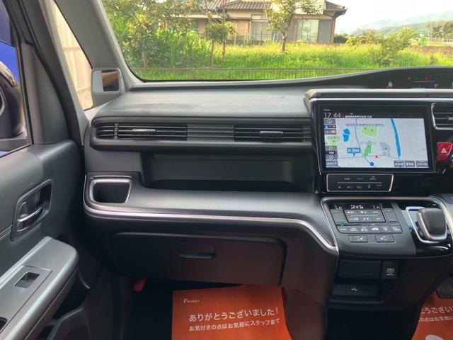 ステップワゴンスパーダ スパーダハイブリッド　Ｇ・ＥＸ　ホンダセンシング　ワンオーナー　ホンダセンシング　純正１０インチインターナビ　フルセグ　ブルートゥース　ＨＤＭＩ対応　純正１１．６インチ後席モニター　バックカメラ　両側電動スライドドア　前後ドラレコ　レーダークルーズ（18枚目）