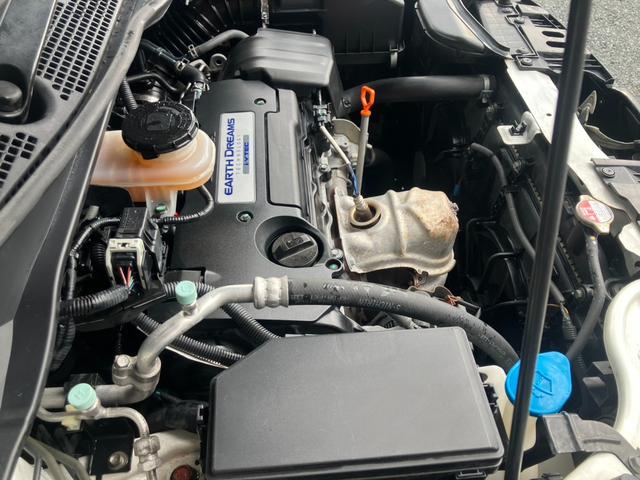 オデッセイ アブソルート・Ｘホンダセンシングアドバンスドパッケジ　ワンオーナー　純正インターナビ　フルセグ　ブルートゥース　ＨＤＭＩ対応　純正後席モニター　全方位カメラ　両側電動スライドドア　レーダークルーズ　パーキングアシスト　運転席パワーシート　パドルシフト（15枚目）