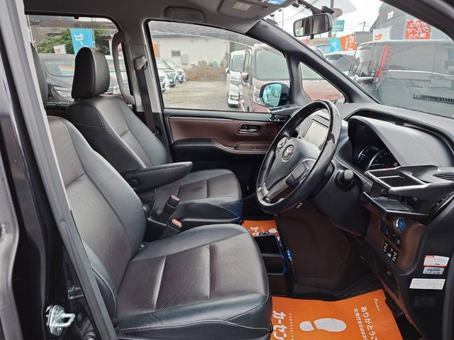 エスクァイア ハイブリッドGi ワンオーナー モデリスタエアロ 純正9インチSDナビ フルセグ ブルートゥース HDMI フロントカメラ バックカメラ 両側電動スライドドア オートクルーズ 合皮レザーシートヒーター 記録簿 禁煙車(10枚目)