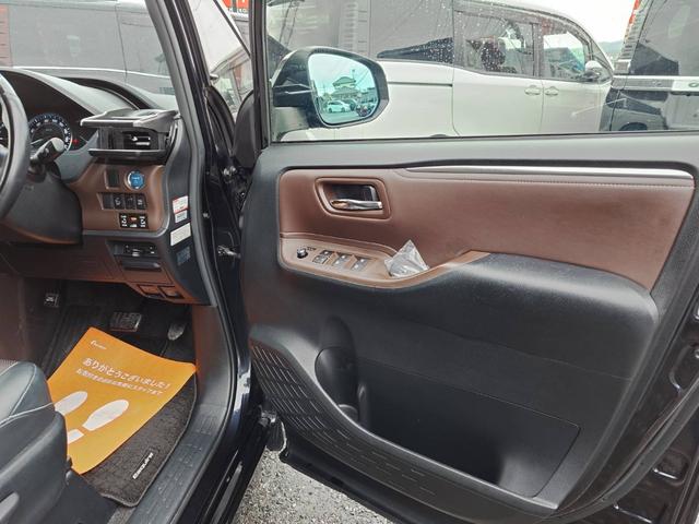 エスクァイア ハイブリッドGi ワンオーナー モデリスタエアロ 純正9インチSDナビ フルセグ ブルートゥース HDMI フロントカメラ バックカメラ 両側電動スライドドア オートクルーズ 合皮レザーシートヒーター 記録簿 禁煙車(19枚目)