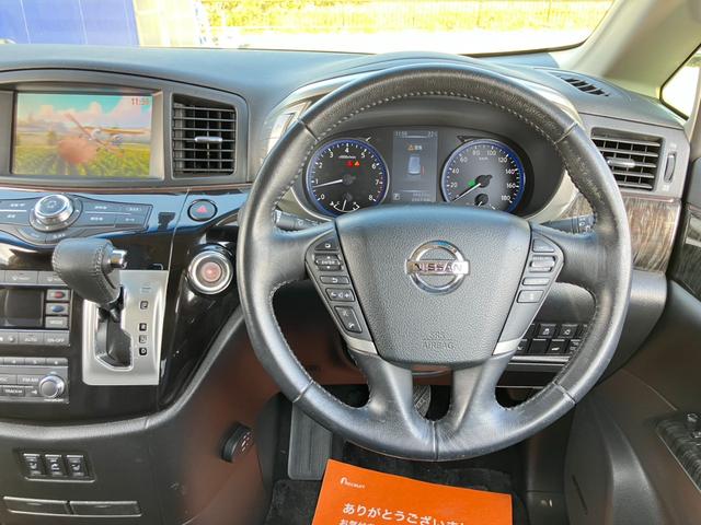 エルグランド ３５０ハイウェイスタープレミアム　純正メーカーナビ　フルセグ　ブルートゥース　ＤＶＤ再生　純正後席モニタ　全方位カメラ　両側電動スライドドア　電動リアゲート　黒本革電動シート　シートヒーター　レーダークルーズ　コーナーセンサー　ＥＴＣ（17枚目）