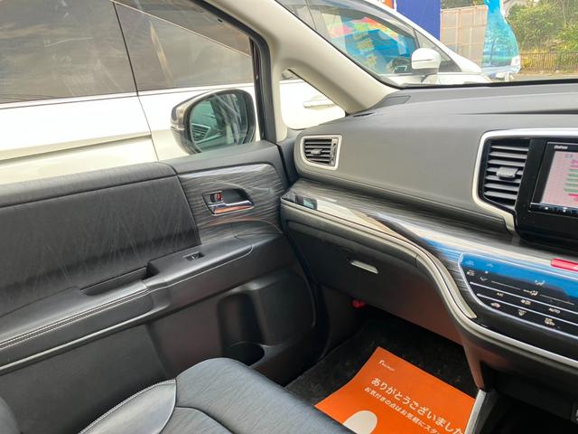 オデッセイ アブソルート 純正SDナビ フルセグ ブルートゥース DVD再生 純正後席モニタ バックカメラ 両側電動スライドドア レーダークルーズ レーンアラート レーンアシスト 禁煙車 衝突軽減 ハーフレザーシート ETC(18枚目)