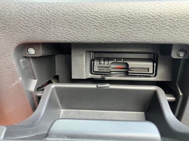 セレナ ハイウェイスター プロパイロットエディション 純正9インチSDナビ フルセグ ブルートゥース HDMI対応バックカメラ 両側電動スライドドア レーダークルーズ レーンアラート レーンアシスト 前後ドラレコ スペアキー LEDライト ETC 禁煙車(17枚目)