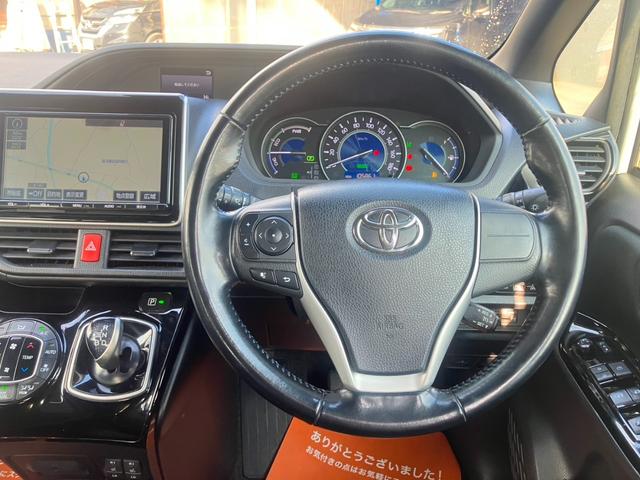 ノア ハイブリッドSi/ トヨタセーフティセンス 純正9型SDナビ フルセグ ブルートゥース HDMI バックカメラ 両側電動スライドドア オートクルーズ レーンアラート オートハイビーム 前後ドラレコ 禁煙車 シートヒータ(17枚目)