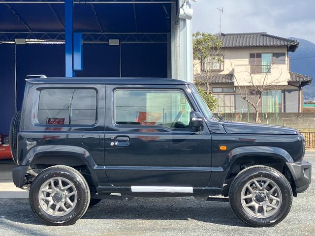 ジムニー ＸＣ　スズキセイフティサポート　禁煙車　ダウンヒルコントロール　オートクルーズ　シートヒーター　レーンアラート　オートハイビーム　ライトウォッシャー　コーナーセンサー　スペアキー有　新車保証書（4枚目）