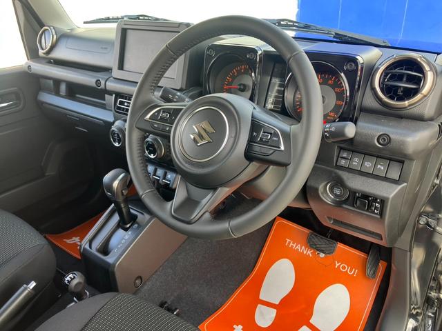 ジムニー ＸＣ　スズキセイフティサポート　禁煙車　ダウンヒルコントロール　オートクルーズ　シートヒーター　レーンアラート　オートハイビーム　ライトウォッシャー　コーナーセンサー　スペアキー有　新車保証書（9枚目）