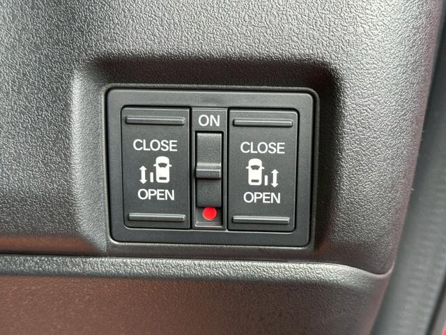 N-BOXカスタム コーディネートスタイル 両側Pドア 衝突被害軽減ブレーキ ハーフレザーシート シートヒーター バックカメラ シーケンシャルウインカー 電動パーキングブレーキ オートブレーキホールド LEDヘッドライト 禁煙車 記録簿(2枚目)