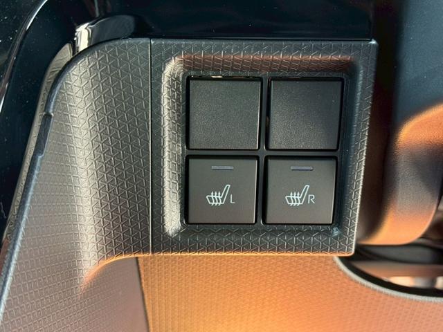 タント カスタムＸ　両側Ｐドア　衝突被害軽減ブレーキ　ハーフレザーシート　シートヒーター　バックカメラ　電動パーキングブレーキ　オートブレーキホールド　スマートキー　プッシュスタート　ＬＥＤライト・フォグ　禁煙車　記録簿（6枚目）