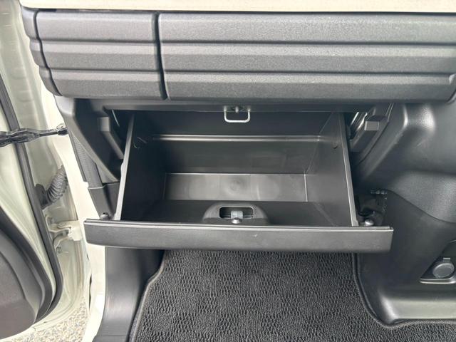 ハイブリッドＧ　メモリーナビ　衝突軽減装置　フルセグ　Ｂｌｕｅｔｏｏｔｈ　ＬＥＤライト　フロアマット　オートハイビーム　両側スライド　レーン逸脱警報　コーナーセンサ　スマートキー２本　アイドリングストップ　新車保証書（画像76）