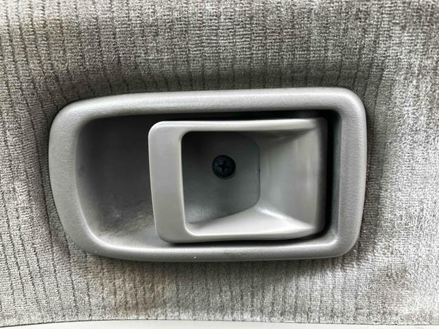 アトレーワゴン カスタムターボＲ　両側スライドドア　キーレスエントリー　電動格納ミラー　ベンチシート　ターボ　ＡＴ　盗難防止システム　ＡＢＳ　ＣＤ　アルミホイール　衝突安全ボディ　エアコン　パワーステアリング　パワーウィンドウ（37枚目）