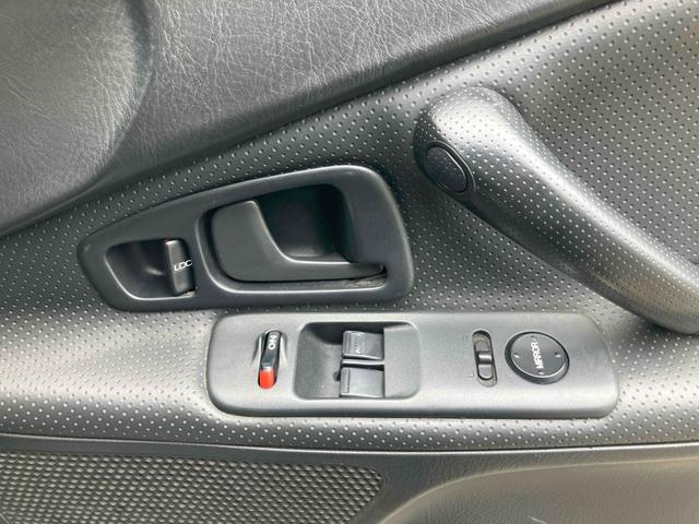 �p���[�E�B���h�E�̃X�C�b�`�ł���B�^�]�Ȃɋ��Ȃ��瑋���J���߂̃R���g���[���ł��܂���B