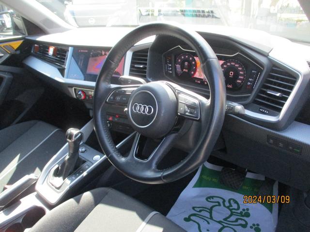 Ａ１スポーツバック ３５ＴＦＳＩ　アドバンスド　法人ワンオーナー車　純正ナビ　ＴＶ　スマートキー（10枚目）