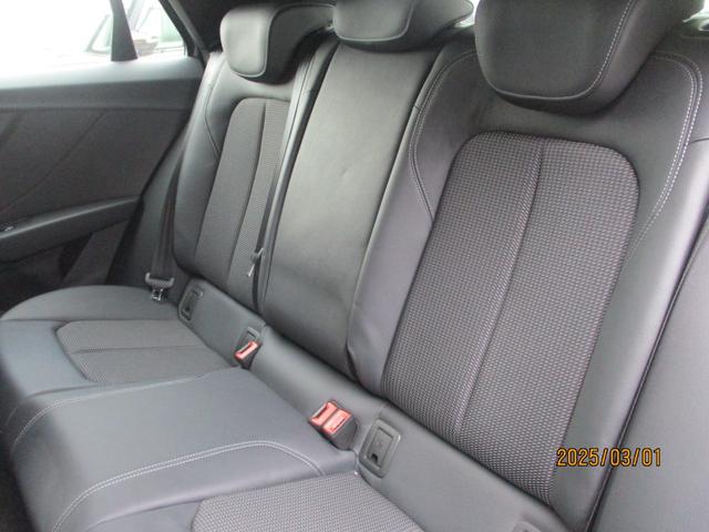 Ｑ２ 　Ｓライン　ワンオーナー車　禁煙車　社外デジタルインナーミラー　パドルシフト　前後ドライブレコーダー　ＥＴＣ２．０　パワーバックドア　フルセグＴＶ　ＣＤ，ＤＶＤ　シートヒーター（11枚目）