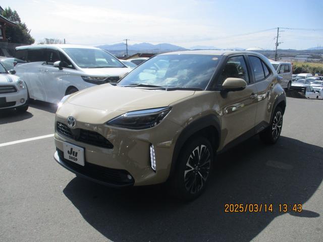 ヤリスクロス Ｚ　登録済み未使用車　ハンズフリーパワーバックドア　ヘッドアップディスプレイ　ディスプレイオーディオ　フルセグＴＶ　フロアマット（5枚目）