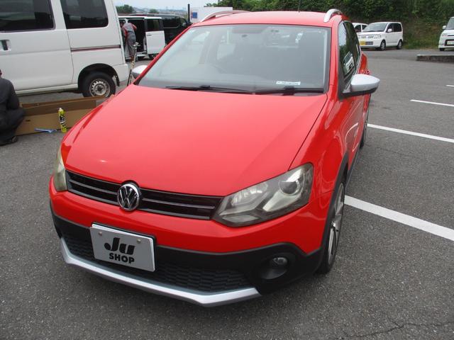 ポロ クロスポロ　クロスポロ（５名）　禁煙車　前後ドライブレコーダー　社外７インチナビ　フルセグＴＶ　バックカメラ（4枚目）