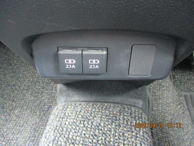 シエンタ ファンベースＧ　禁煙車　両側パワースライドドア　純正ナビ　フルセグＴＶ　バックカメラ　安全装備　オートハイビーム　アイドリングストップ　スペアキー（17枚目）