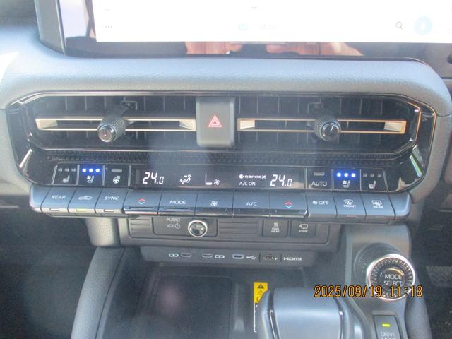 ランドクルーザー２５０ ＺＸ　サンルーフ　インチアップ　ＡＣ１００Ｖ　デジタルインナーミラー　シートクーラー　シートヒーター　ステアリングリモコン　クルーズコントロール　置くだけ充電　全方位カメラ　ＥＴＣ２．０　パワーバックドア（34枚目）