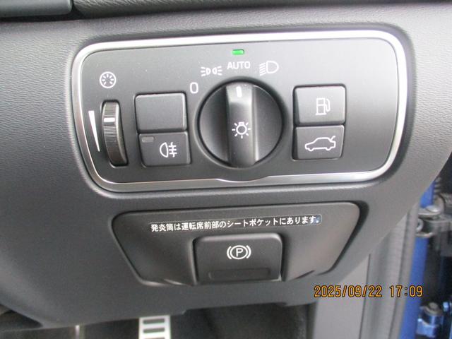 Ｖ６０ Ｄ４　Ｒデザイン　スペアキー　ステアリングリモコン　パドルシフト　シートヒーター　フルセグＴＶ　バックカメラ　パワーシート（15枚目）