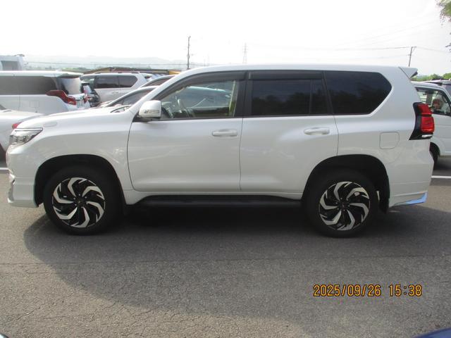 ランドクルーザープラド ＴＸ　ワンオーナー車　モデリスタフルエアロ　モデリスタホイール　サンルーフ　ＥＴＣ　オートハイビーム　電格ミラー　ステアリングリモコン　安全装備　社外ナビ（35枚目）
