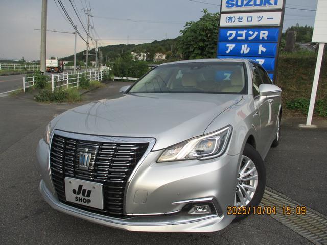 クラウンハイブリッド ロイヤルサルーン　ワンオーナー車　スペアキー　禁煙車　ＥＴＣ　ＣＤ、ＤＶＤ　電格ミラー　プッシュスタート　オートハイビーム　ステアリングリモコン　フルセグＴＶ　バックカメラ　パワーシート　ラゲージトレイ（2枚目）
