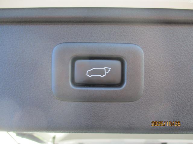 ヴェルファイア ３．５Ｚ　Ｇ　ワンオーナー車　モデリスタエアロ　サンルーフ　電動リアゲート　フリップダウンモニター　ＤＶＤ　ＨＤＭＩ　ＡＣ１００Ｖ　デジタルインナーミラー　フルセグＴＶ　ＴＶキャンセラー　ドライブレコーダー（10枚目）