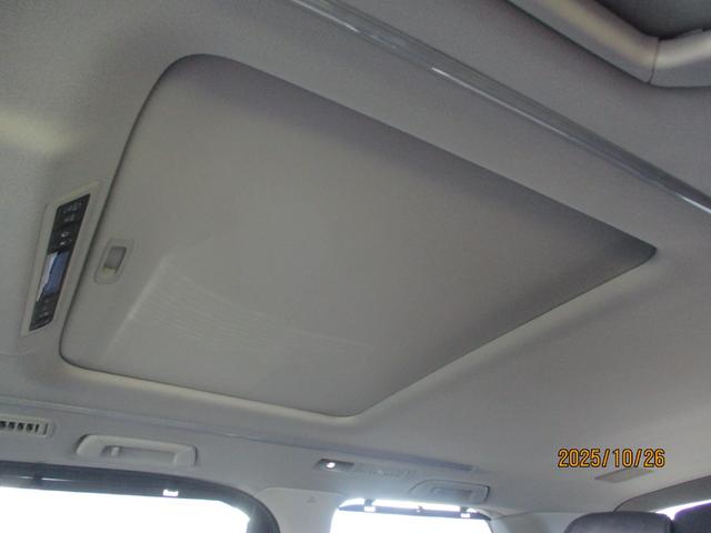 ヴェルファイア ３．５Ｚ　Ｇ　ワンオーナー車　モデリスタエアロ　サンルーフ　電動リアゲート　フリップダウンモニター　ＤＶＤ　ＨＤＭＩ　ＡＣ１００Ｖ　デジタルインナーミラー　フルセグＴＶ　ＴＶキャンセラー　ドライブレコーダー（16枚目）