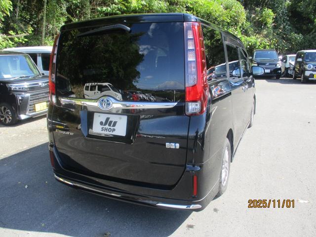 エスクァイア ハイブリッドＸｉ　純正９インチナビ　フリップダウンモニター　両側パワースライドドア　シートカバー　安全装備　プッシュスタート　シートヒーター　オートライト　ステアリングリモコン（7枚目）