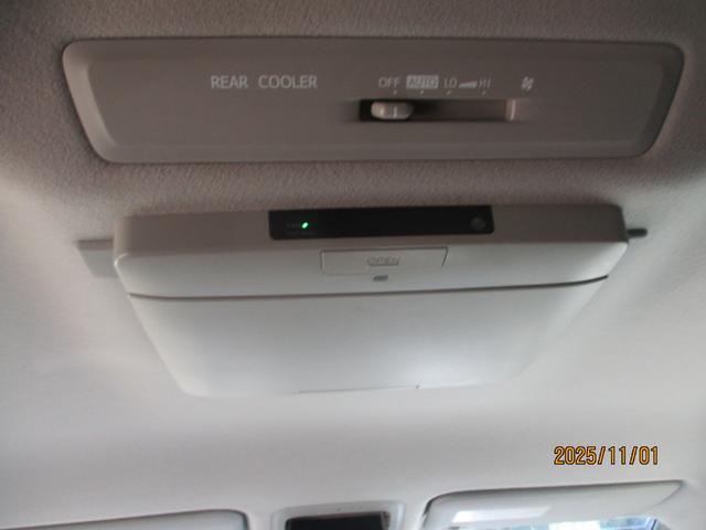 エスクァイア ハイブリッドＸｉ　純正９インチナビ　フリップダウンモニター　両側パワースライドドア　シートカバー　安全装備　プッシュスタート　シートヒーター　オートライト　ステアリングリモコン（14枚目）