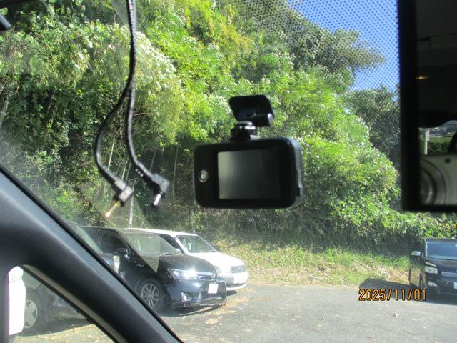 エスクァイア ハイブリッドＸｉ　純正９インチナビ　フリップダウンモニター　両側パワースライドドア　シートカバー　安全装備　プッシュスタート　シートヒーター　オートライト　ステアリングリモコン（21枚目）