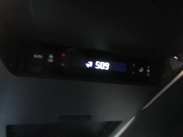 アルファード Z ワンオーナー車 禁煙車 パワーバックドア フリップダウンモニター 両側パワースライドドア パワーシート 置くだけ充電 ETC2.0 デジタルインナーミラー 全方位カメラ フルセグTV(17枚目)