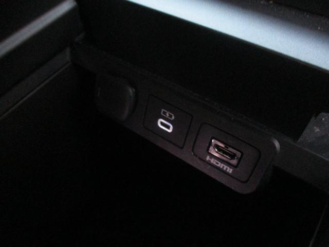 アルファード Z ワンオーナー車 禁煙車 パワーバックドア フリップダウンモニター 両側パワースライドドア パワーシート 置くだけ充電 ETC2.0 デジタルインナーミラー 全方位カメラ フルセグTV(22枚目)