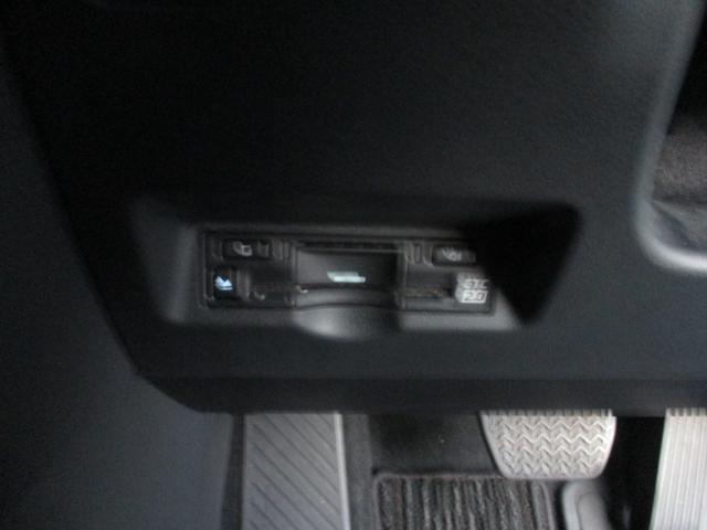 アルファード Z ワンオーナー車 禁煙車 パワーバックドア フリップダウンモニター 両側パワースライドドア パワーシート 置くだけ充電 ETC2.0 デジタルインナーミラー 全方位カメラ フルセグTV(23枚目)