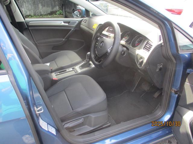 ゴルフ ＴＳＩコンフォートライン　クルーズコントロール　ステアリングリモコン　フルセグＴＶ　プッシュスタート（9枚目）