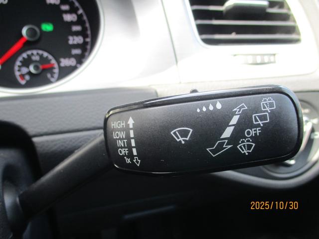 ゴルフ ＴＳＩコンフォートライン　クルーズコントロール　ステアリングリモコン　フルセグＴＶ　プッシュスタート（15枚目）