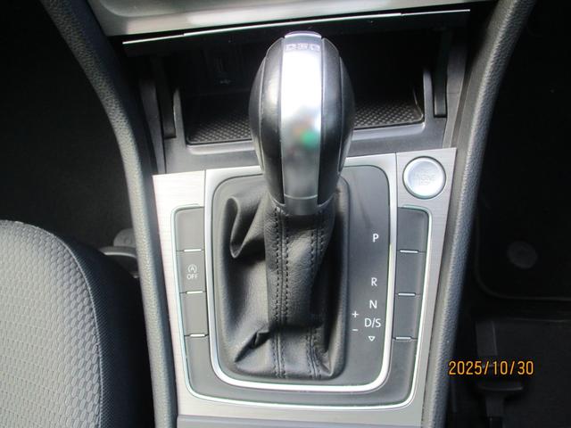 ゴルフ ＴＳＩコンフォートライン　クルーズコントロール　ステアリングリモコン　フルセグＴＶ　プッシュスタート（24枚目）