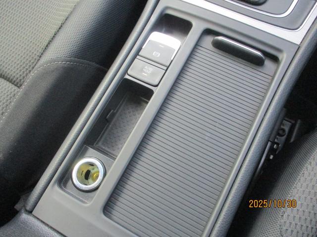 ゴルフ ＴＳＩコンフォートライン　クルーズコントロール　ステアリングリモコン　フルセグＴＶ　プッシュスタート（25枚目）