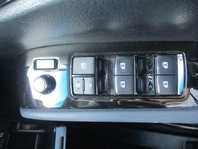 アルファード ２．５Ｓ　ワンオーナー車　純正ナビ　フルセグＴＶ　フリップダウンモニター　ＴＶキャンセラー　ＥＴＣ　両側パワースライド　ドアクルーズコントロール　ステアリングリモコン（16枚目）