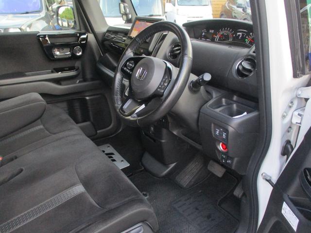 Ｎ－ＢＯＸカスタム Ｌ　ワンオーナー車　禁煙車　両側パワースライドドア　シートヒーター　社外７インチナビ　フルセグＴＶ　バックカメラ　オートライト　クルーズコントロール　ステアリングリモコン（9枚目）
