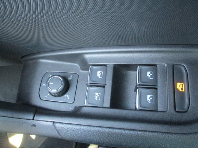 Ａ１スポーツバック ３５ＴＦＳＩ　アドバンスド　フルセグＴＶ　バックカメラ　ドライブレコーダー　ステアリングリモコン（18枚目）